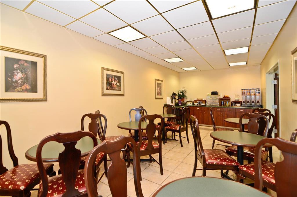 Americas Best Value Inn Louisville Restoran fotoğraf
