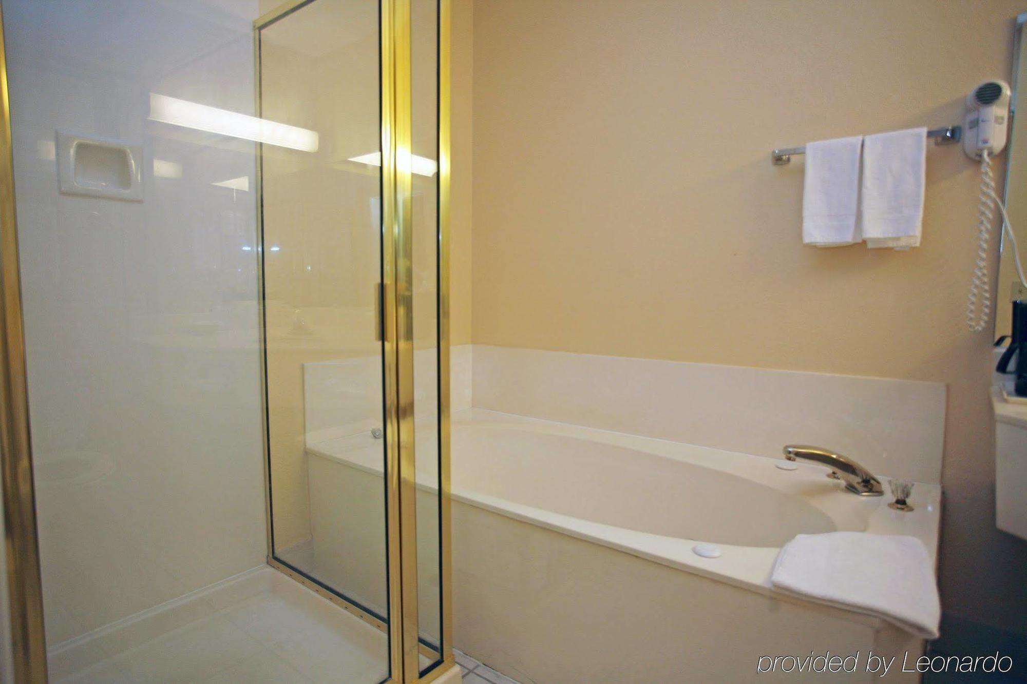 Americas Best Value Inn Louisville Oda fotoğraf